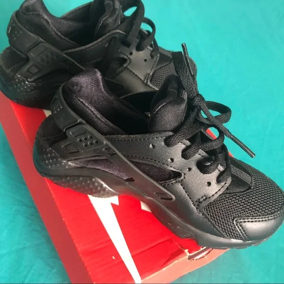Boys - Size 11C Nike Air Huarache Triple Black Sneakers - Picture 6 of 9